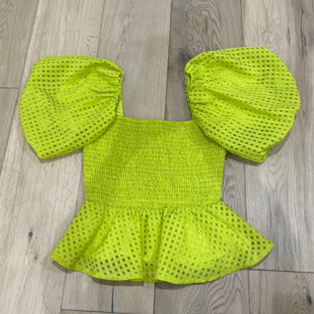 Cute Lime Green Gingham Print Material Big Puff Sleeve Top! Worn Once!💚💛